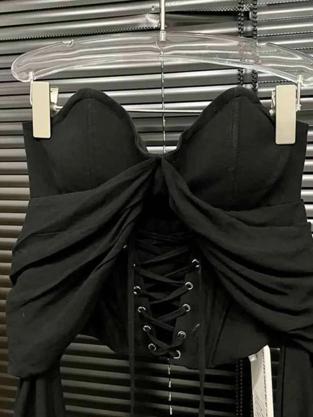 N/A dramatic bow